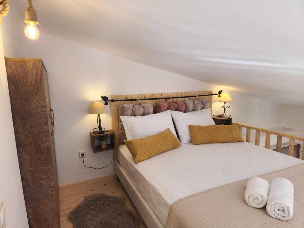Luxury Loft Apartment Vivian باترا المظهر الخارجي الصورة